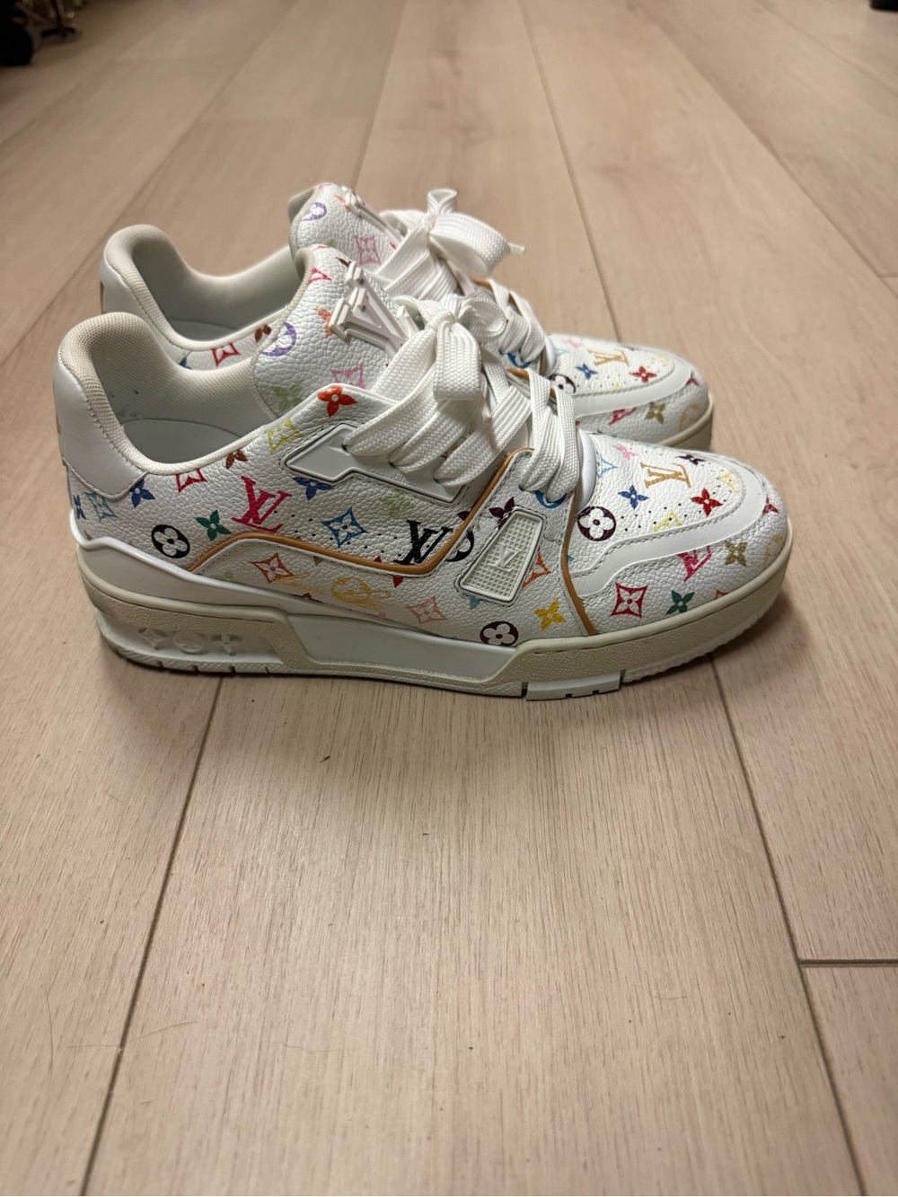 Louis Vuitton White Leather Sneakers with Multicolor Monogram Accents - Picture 3 of 6